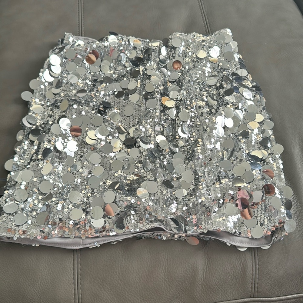 Glitter skirt that lights up